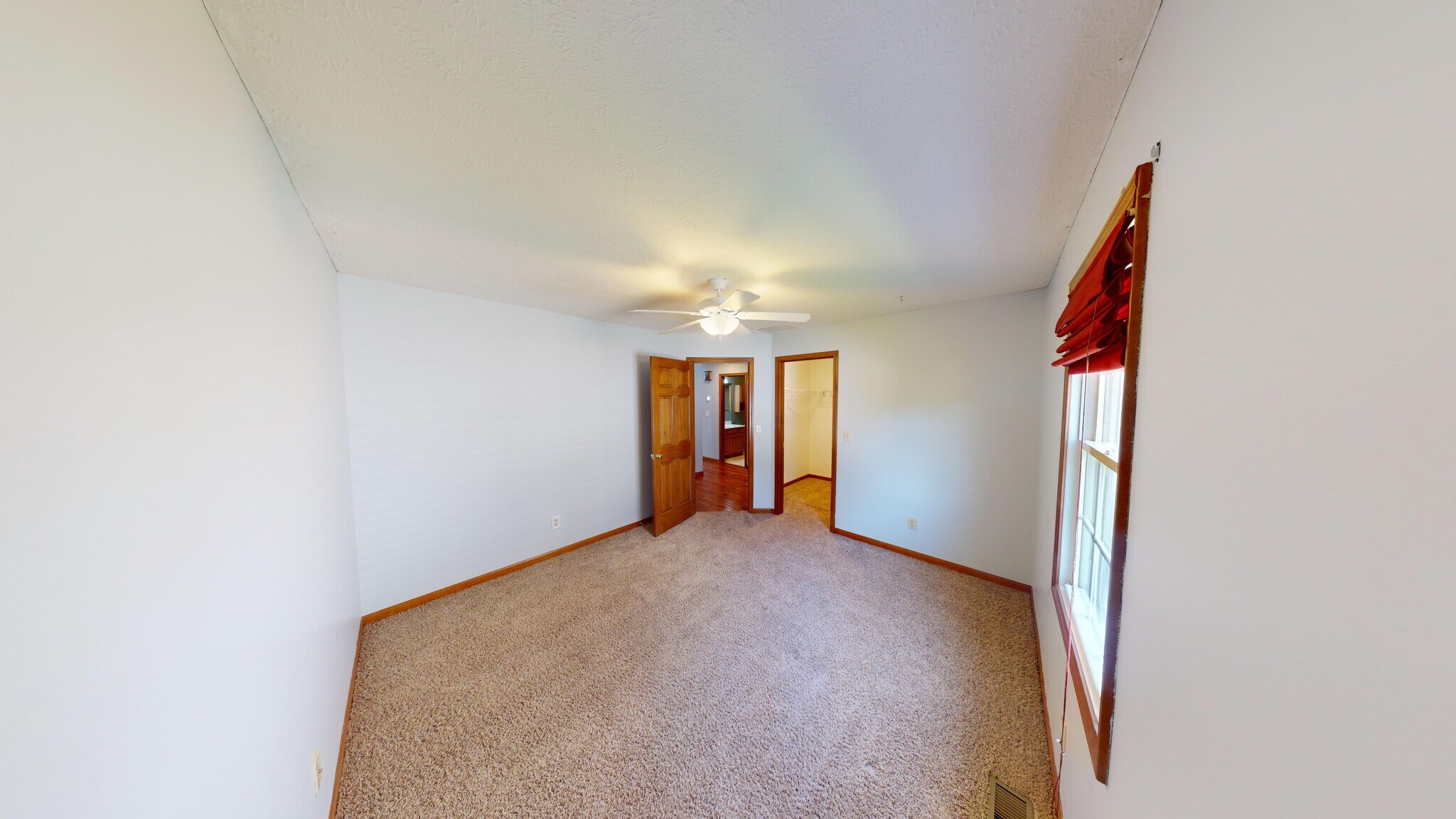 Building Photo - 3209 Sequoia Dr