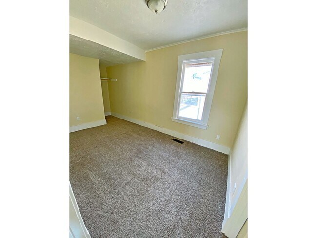 Building Photo - 4657 Camden Ave