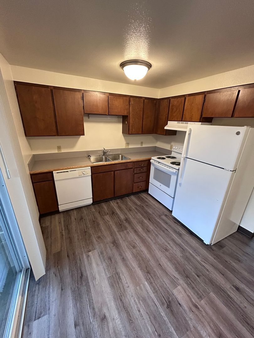 Building Photo - 401 Ranch Rd