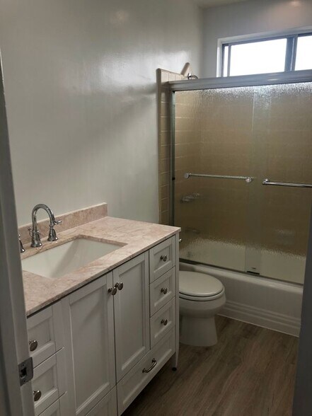 Building Photo - 744 Pier Ave