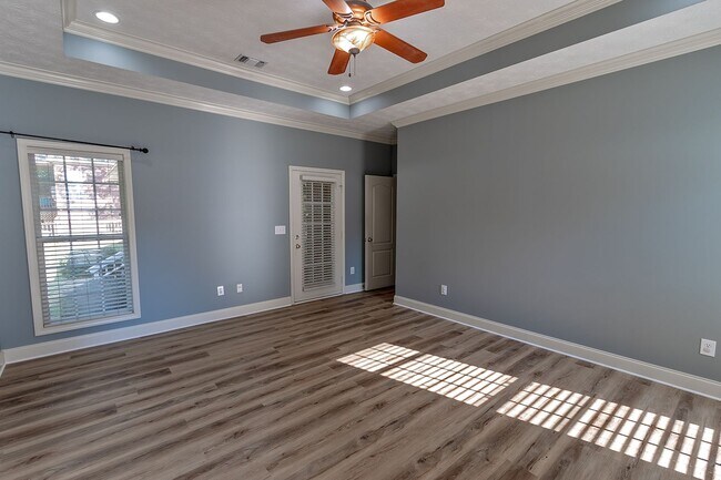 Building Photo - 55 Hickory Ln