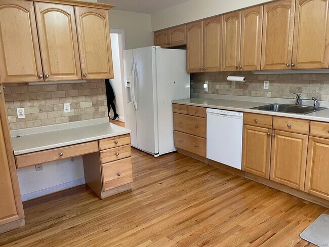 Building Photo - 1193 Hope St