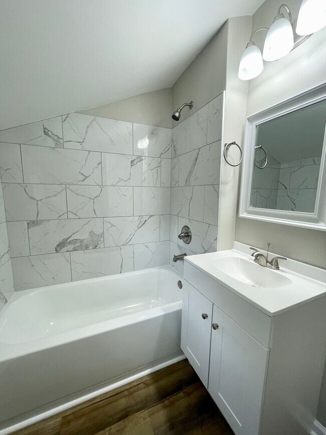 Building Photo - oliver322