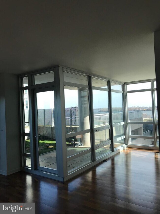 Building Photo - 901 N Penn St