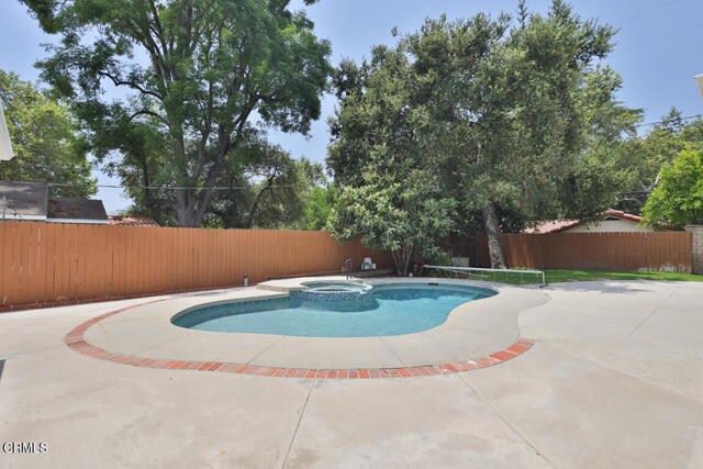 Building Photo - 4841 Crown Ave