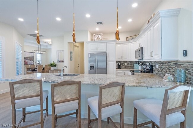 Building Photo - 730 95th Ave N