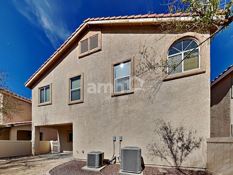 Building Photo - 8845 Red Fox Dr