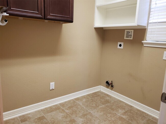 Building Photo - 3607 Cat Springs Ln