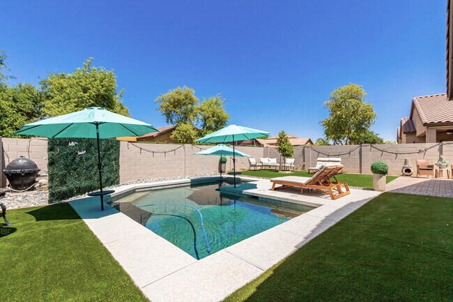 Building Photo - 11810 W Villa Chula Ln