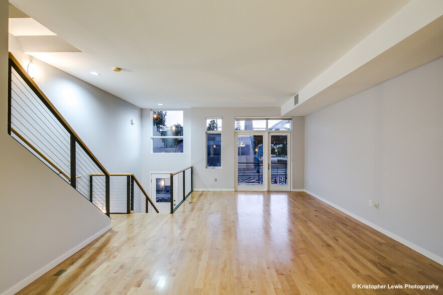 Building Photo - 1400 Little Raven St