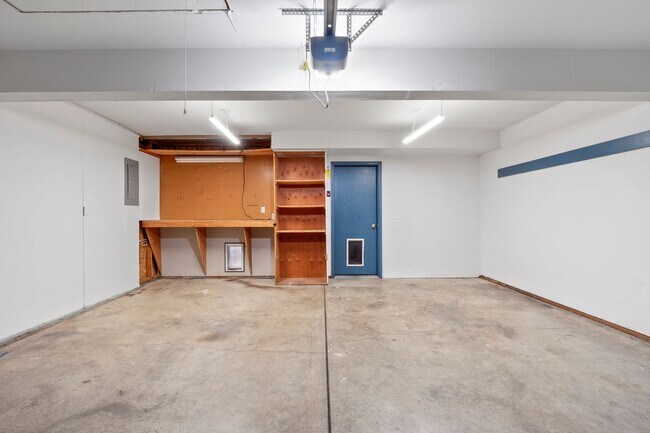 Building Photo - Spacious 5 Bed 3 Bath Home north Spokane with tons to offer