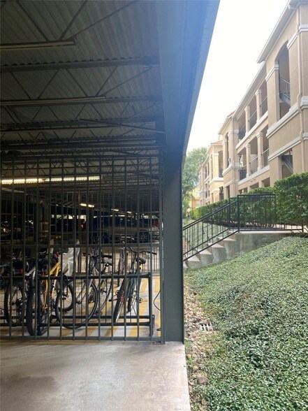 Building Photo - 3231 Allen Pkwy