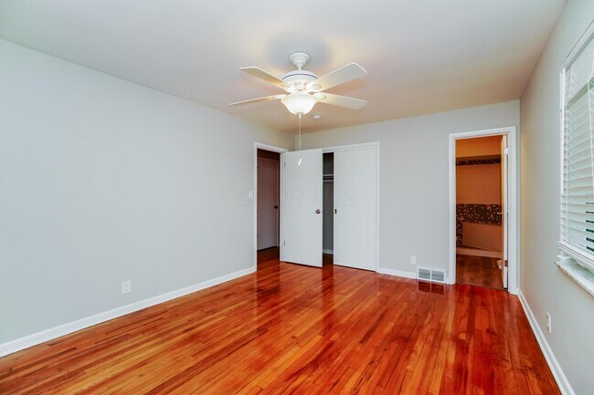 Building Photo - 9548 Brookside Dr