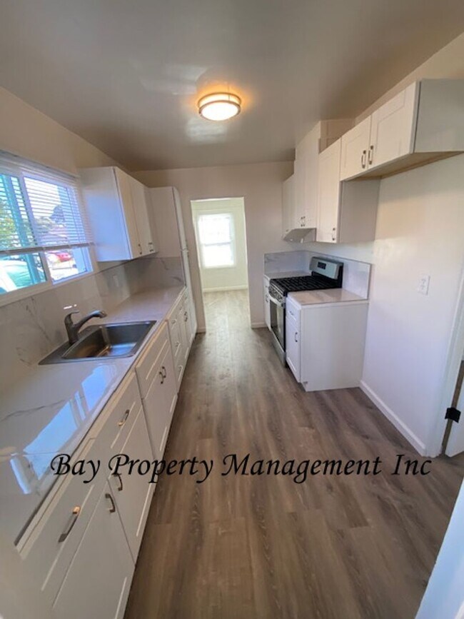 Building Photo - SECO12