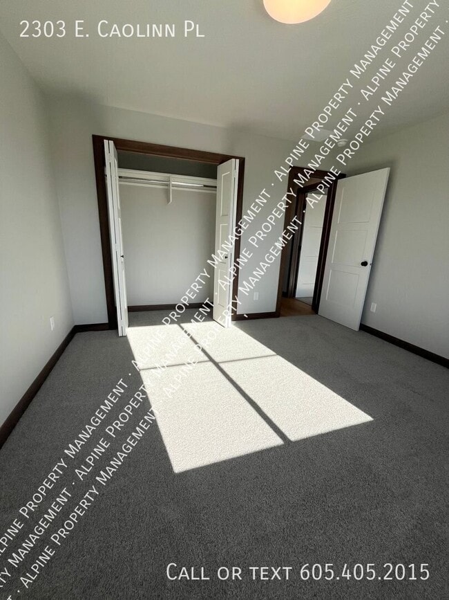 Building Photo - 2303 Caolinn Pl
