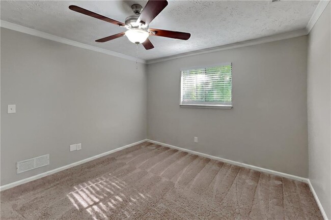 Building Photo - 4741 Nutmeg Way SW