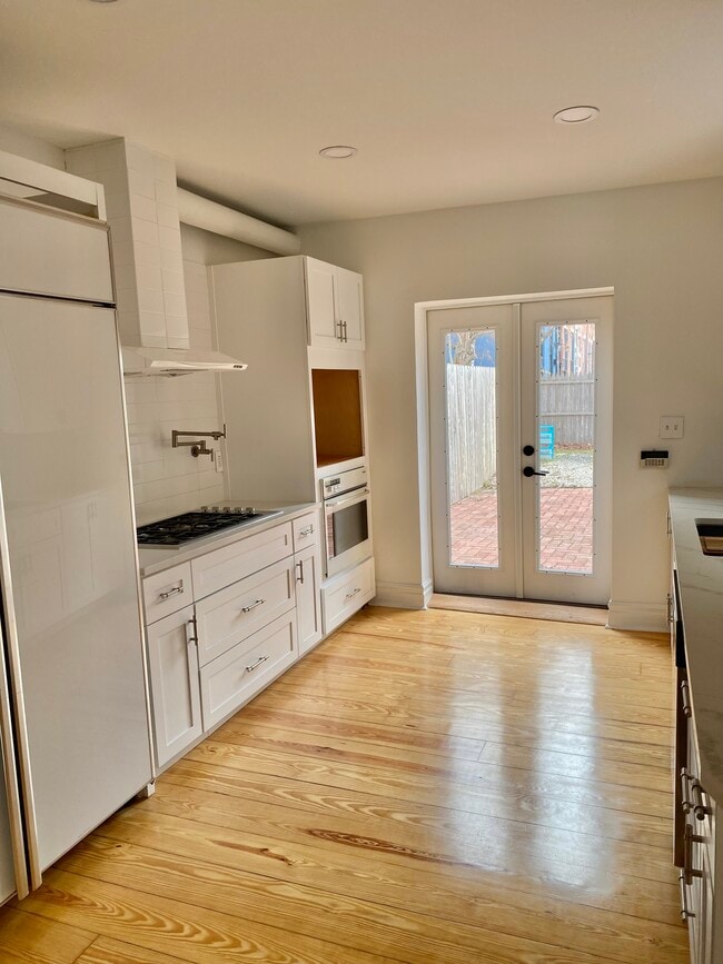 kitchen to back patio - 813 S 17th St