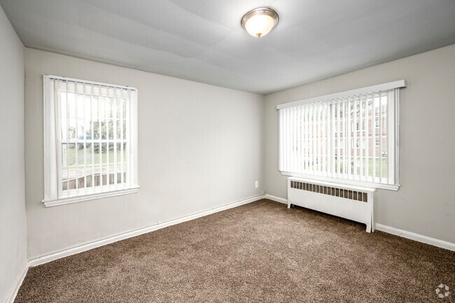3BR, 1BA - 852SF - Bedroom - Newbury Square