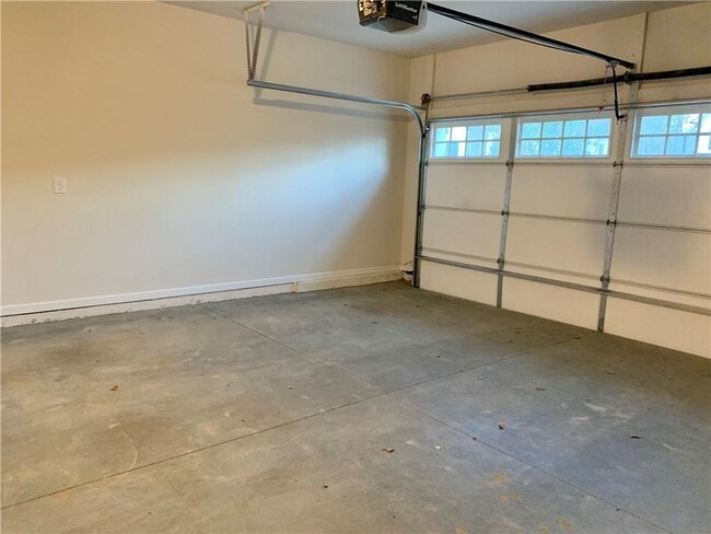 Building Photo - 421 Johnson Ct