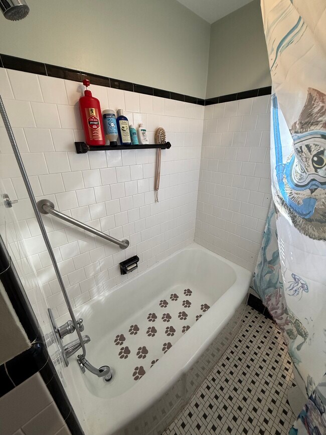 Building Photo - 32 Nipsah Rd