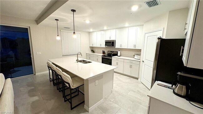 Building Photo - 5615 Newcastle Ct