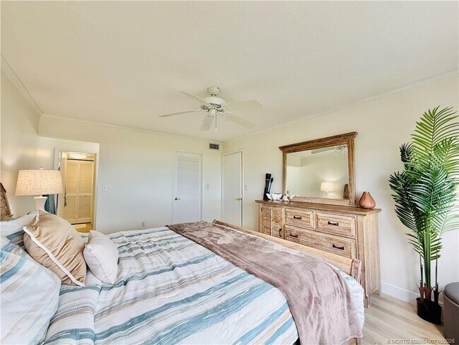 Building Photo - 7410 S Ocean Dr