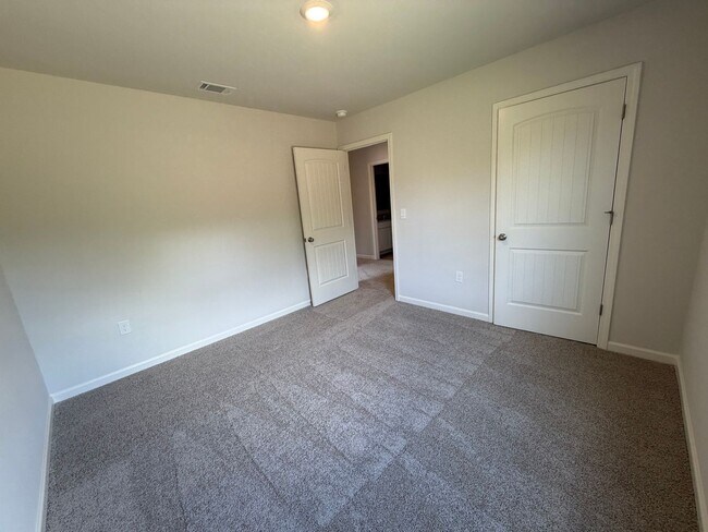 Building Photo - Brand New 5/3 House in Armuchee- $2,195