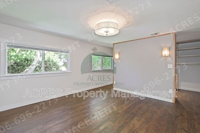Building Photo - 15446 21st Ave SW