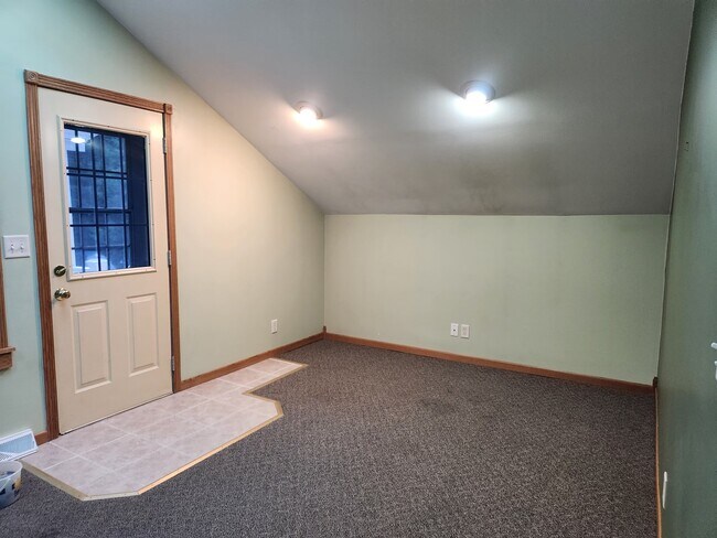 Building Photo - 810 7th St