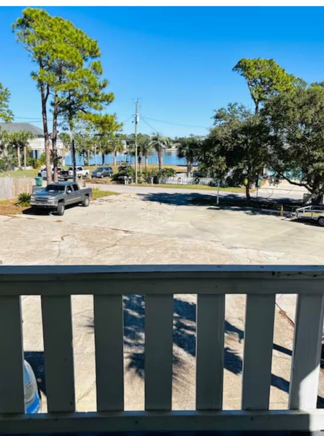 Building Photo - 6211 S Lagoon Dr