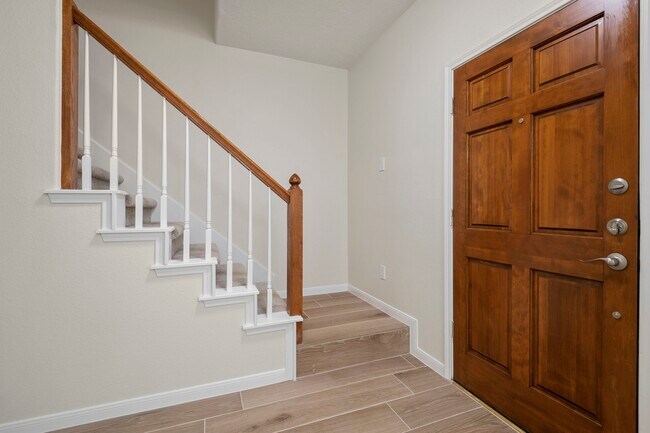 Building Photo - 13 E Willowood Ct