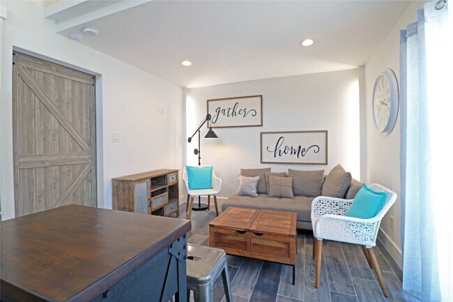 Building Photo - 2310 McDuffie St