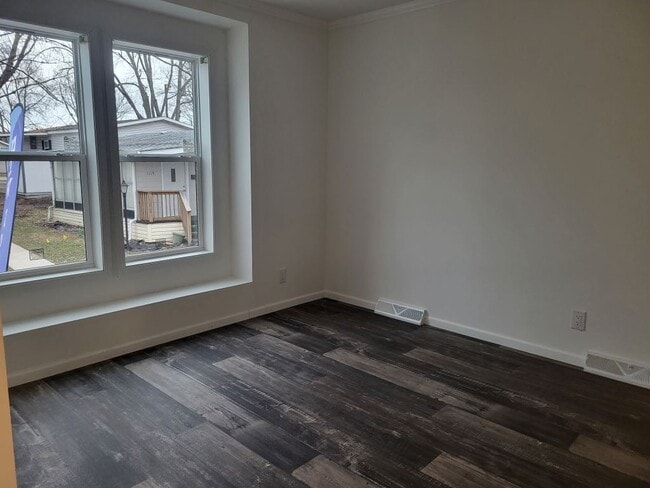 Building Photo - 1124 Lake Terrace Rd