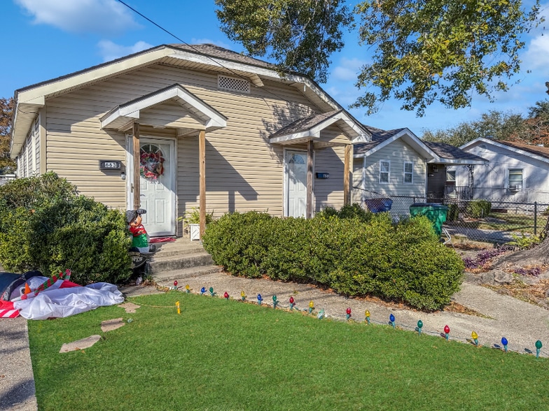 Primary Photo - 661 Victory Dr