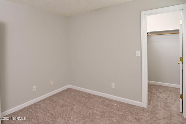 Building Photo - 2008 Penncross Dr