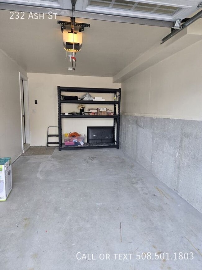 Building Photo - 232 Ash St