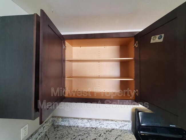 Building Photo - 1857 E 8th St