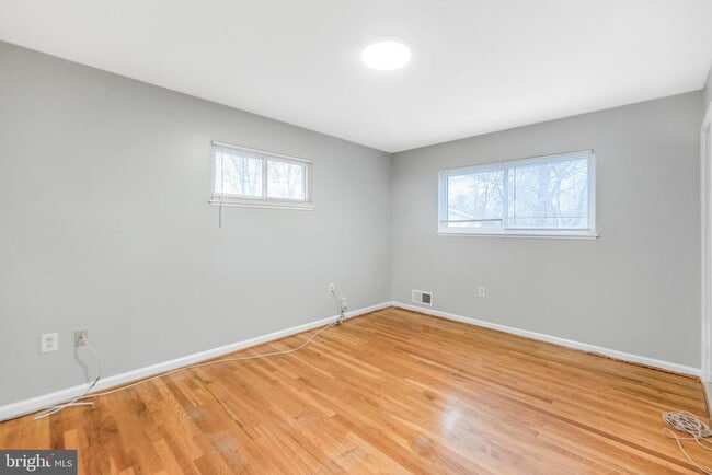 Building Photo - 4111 Landgreen St