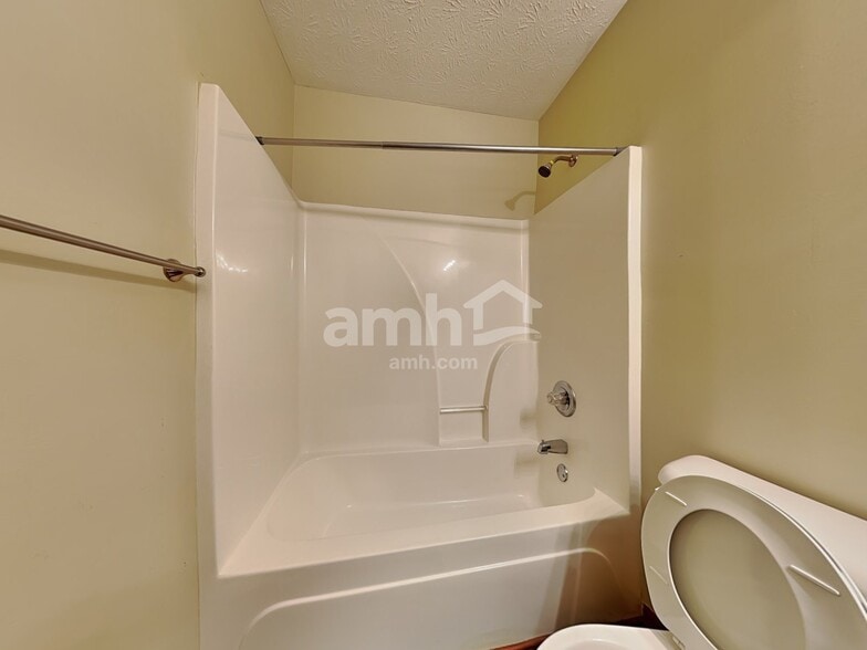 Building Photo - 12 Mynah Dr