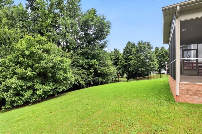 Building Photo - 549 Daventry Ct