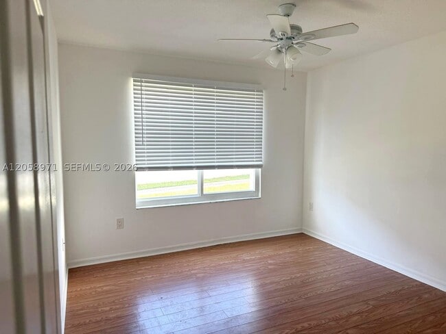 Building Photo - 401 Villa Cir