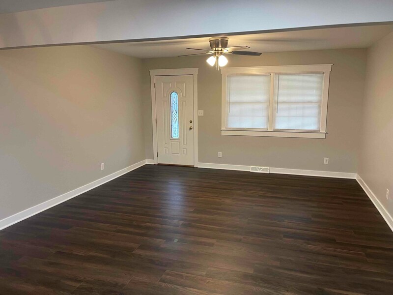 Building Photo - 506 Leander St