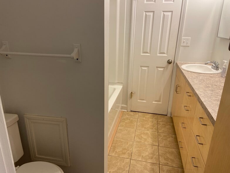 Building Photo - 20 Kimbell Ct