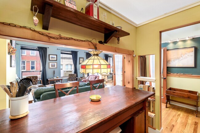 Building Photo - 94 Washington St