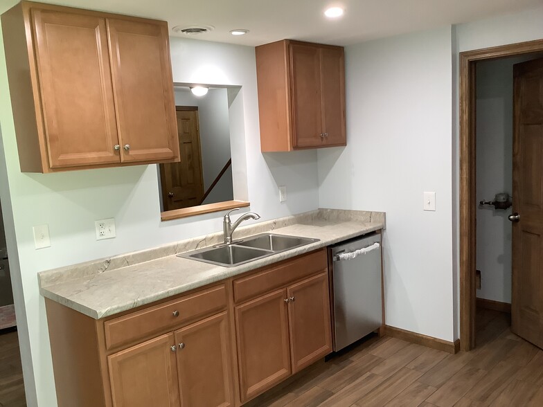 Building Photo - 12 Wheeler St