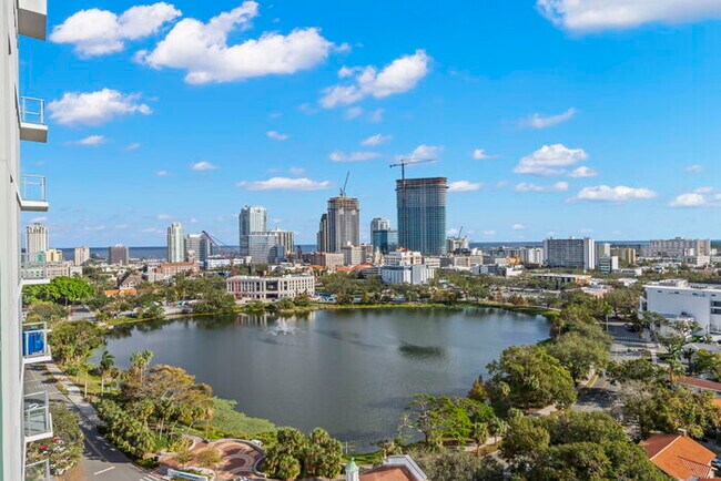 Building Photo - BEAUTIFUL Luxury Condo in Downtown St Pete...