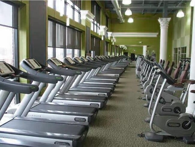 Building Photo - 700 1st St