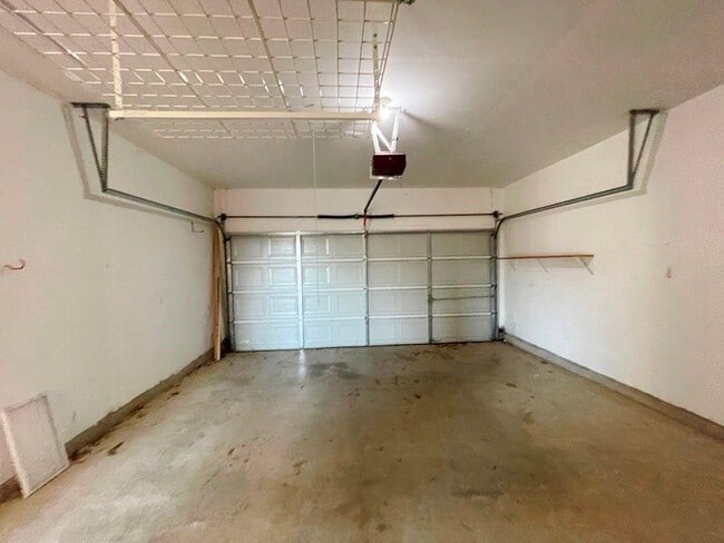Building Photo - 10520 Dunham Forest Rd