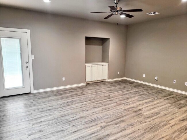 Building Photo - 2219 Quitman Ave