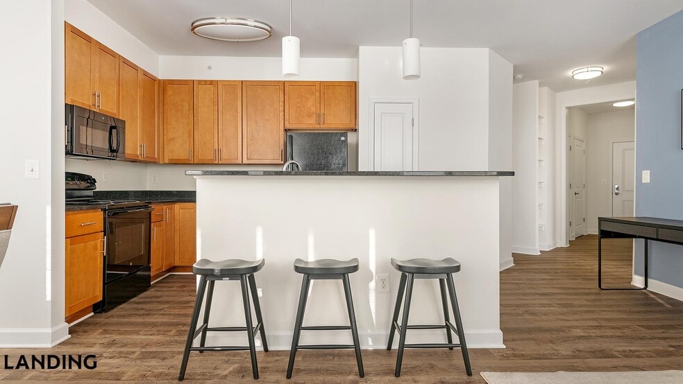 Building Photo - 909 Mansion Dr